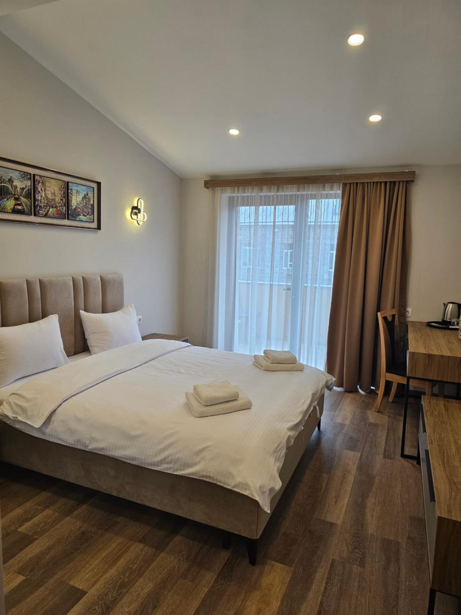 Hotel Avenue 30 Erévan Extérieur photo